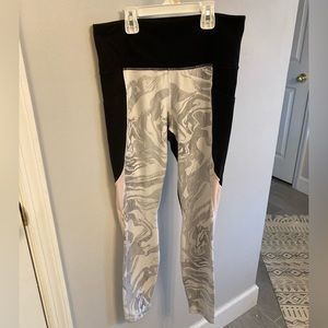 EUC Athleta Salutation Marble Legging Yoga Stretch Pants sz M
